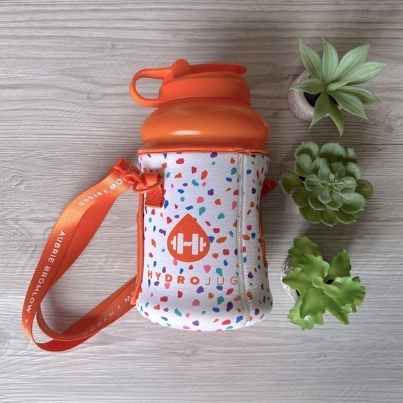HYDROJUG aubrie bromlow 73 oz pro jug with sleeve - Picture 1 of 11